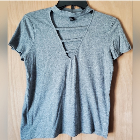 Grey top - Picture 1 of 5